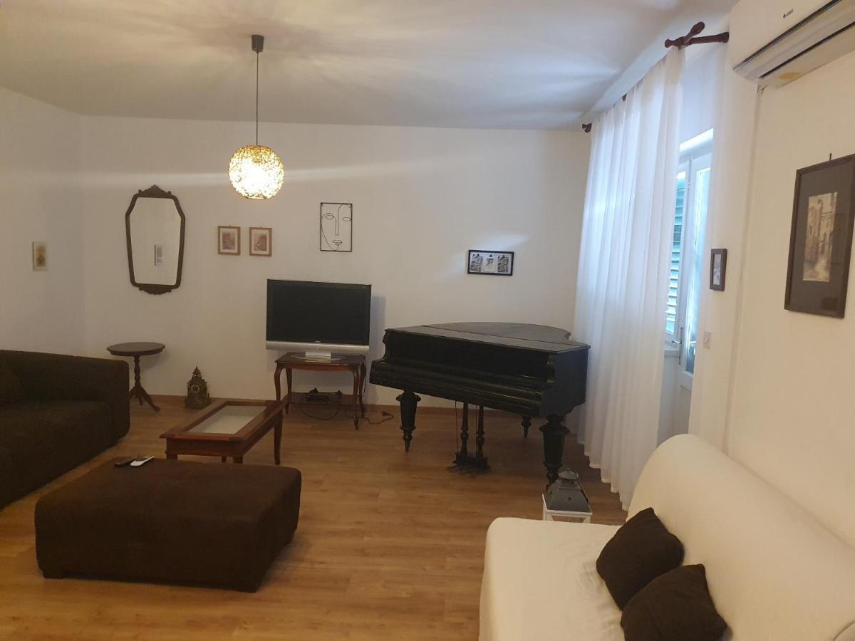 Apartment Lana Трогір Екстер'єр фото